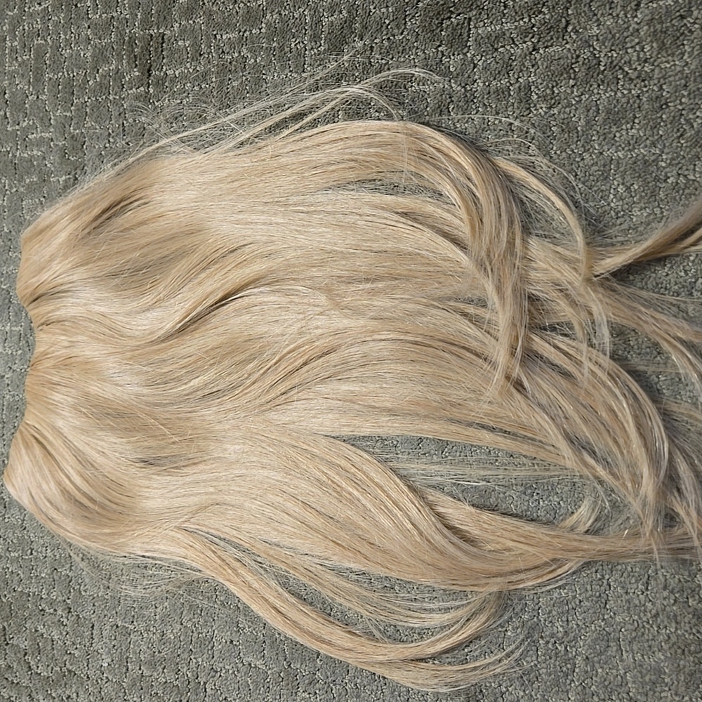 Insert Name Here Blonde Hair Uclip extension - Picture 3 of 7